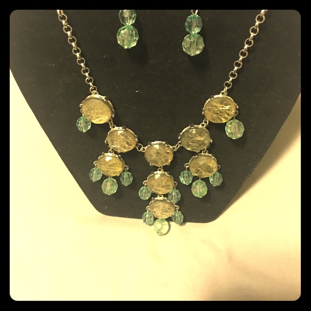 Necklace earring set